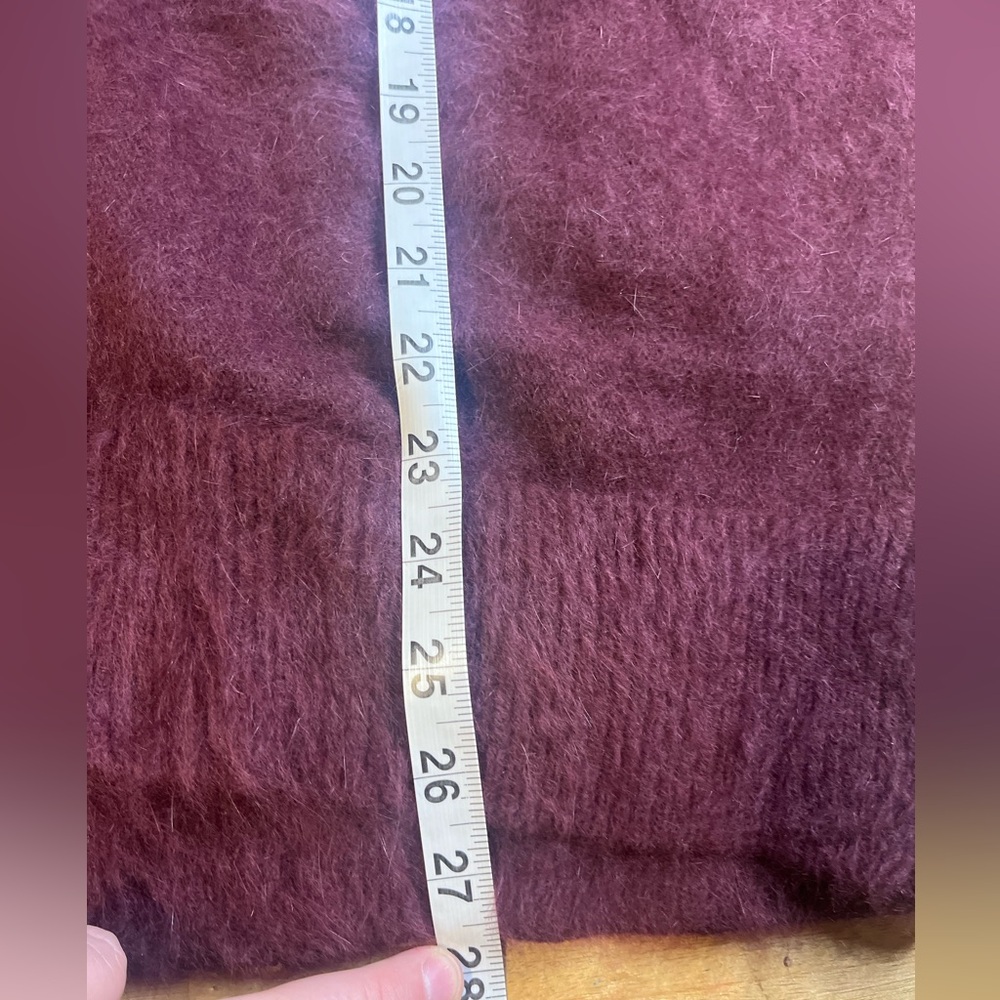 Vintage woman’s Burgundy Angora beaded button down cardigan luxury Soft - Picture 7 of 13
